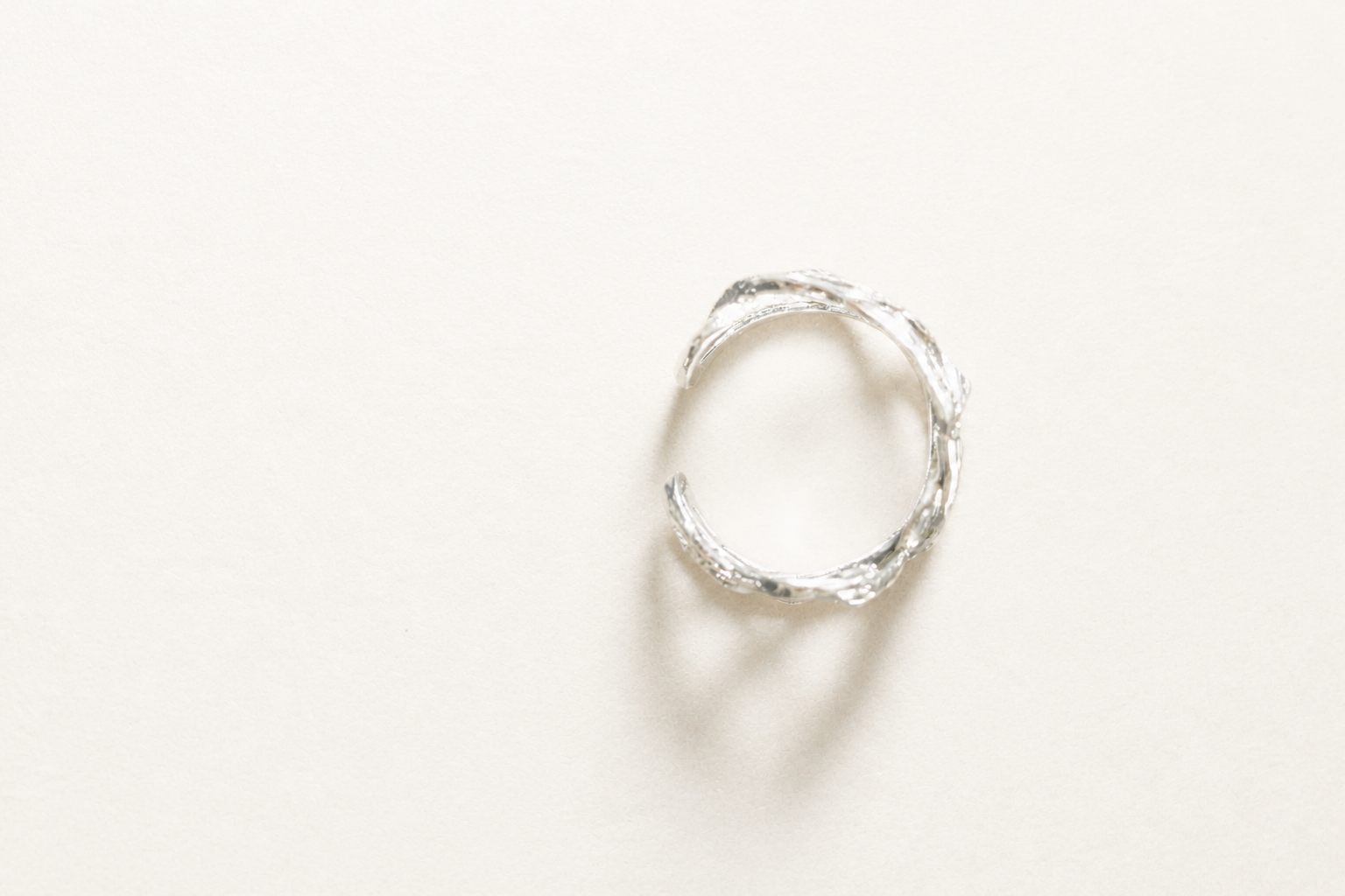 Bound 01 — interlaced open ring, product view